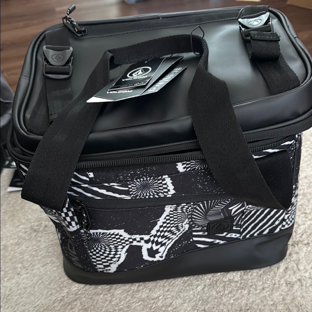 Volcom cooler lunch bag